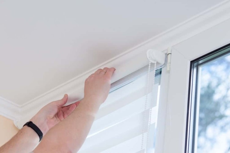 curtains fixing and installation in dubai