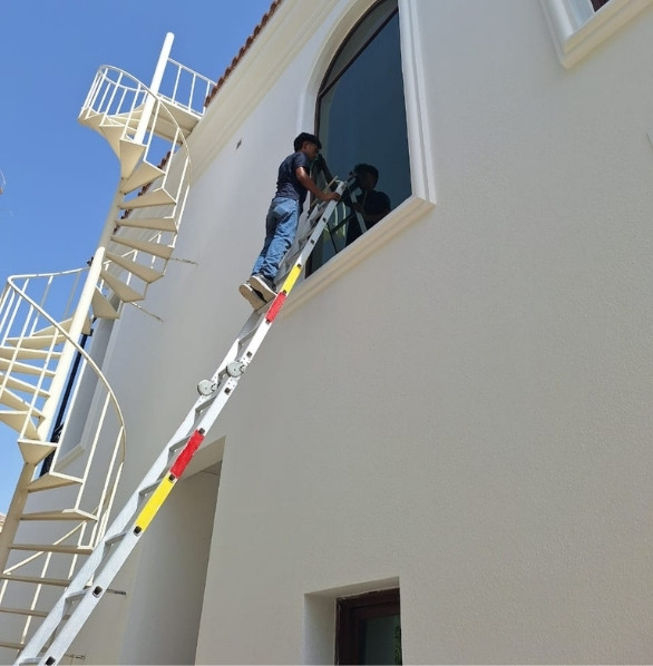 WINDOW CLEANING