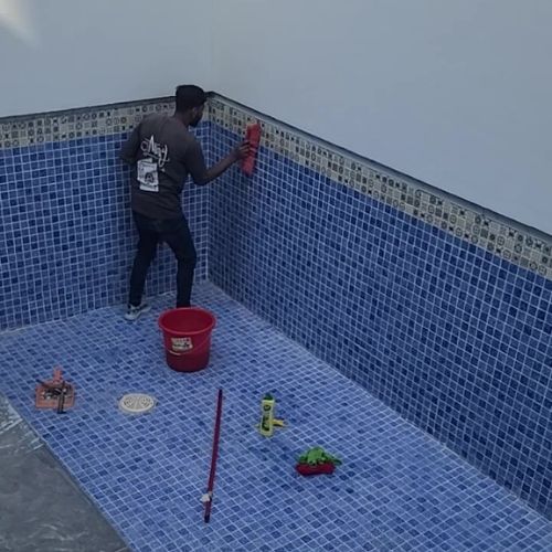 SWIMMING POOL CLEANING SERVICES